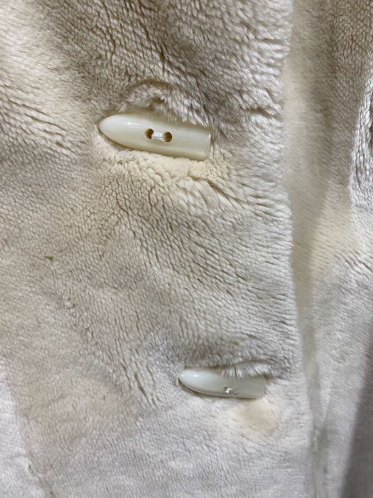 Палто от еко кожа с косъм Marc Cain в кремаво бяло