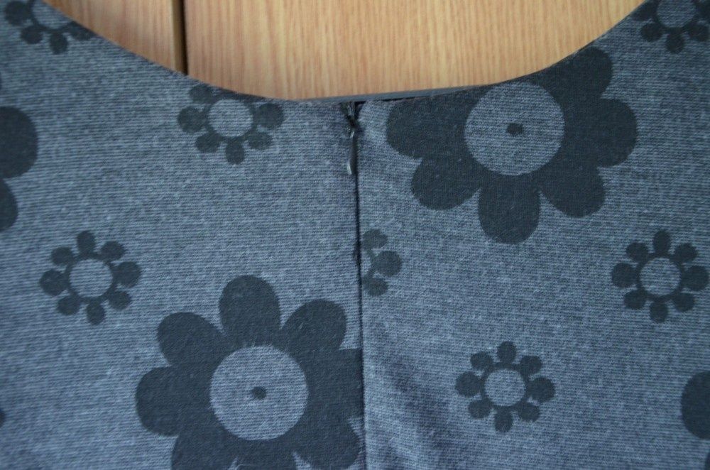 Rochie ITALY mar. M/L / Rochie superba dama, originala