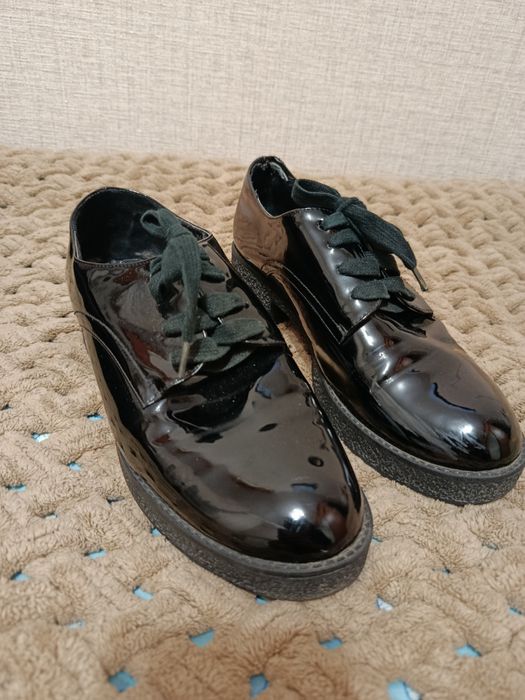 Отдам даром туфли 39 размер