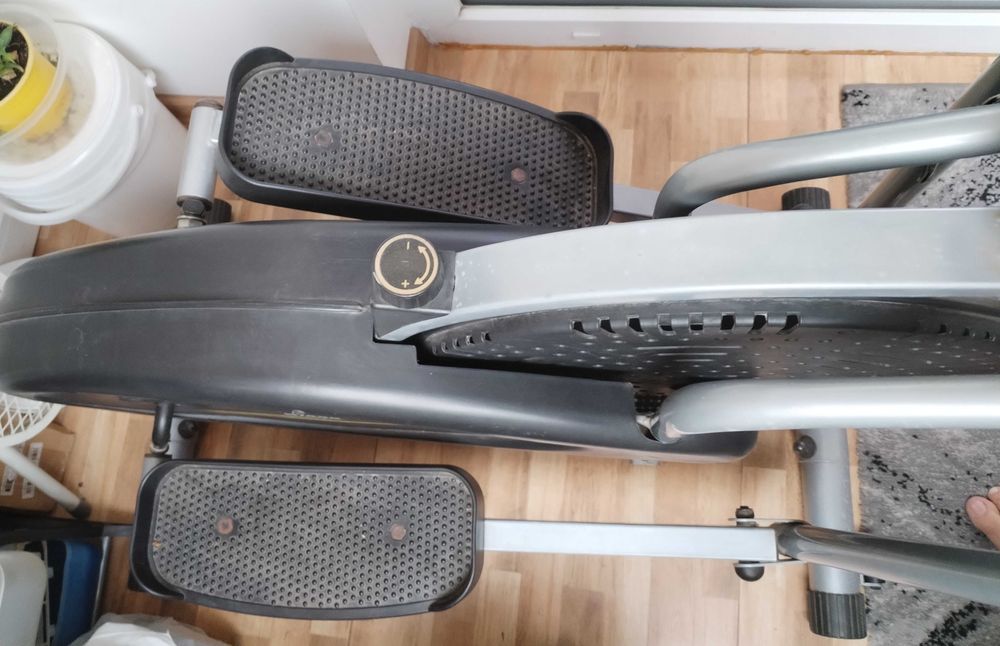 Vând bicicleta fitness