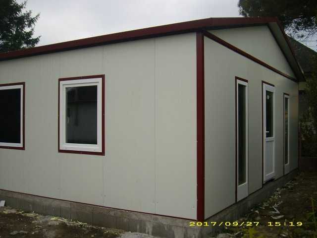 Casa modulara la cheie, garaje auto si containere din panou sandwich