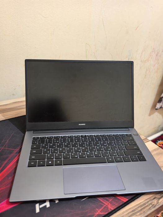 Ультрабук Huawei Core i3-10110