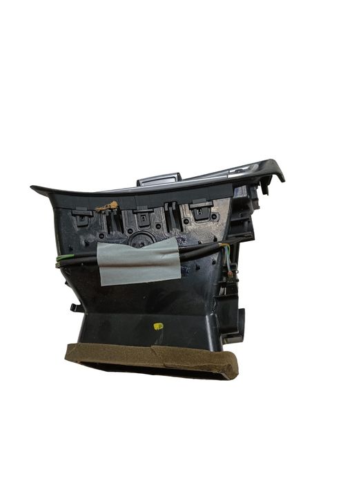 Grila ventilatia stanga fata BMW 7 V F01, F02, F03, F04 2008 - 2015