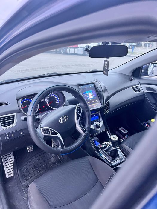 Hyundai elantra 2012 1.6 benzina
