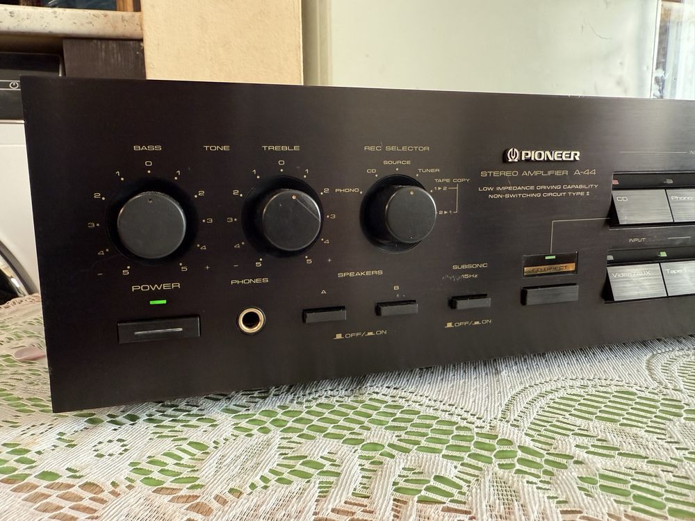 Pioneer A-44 стерео усилвател