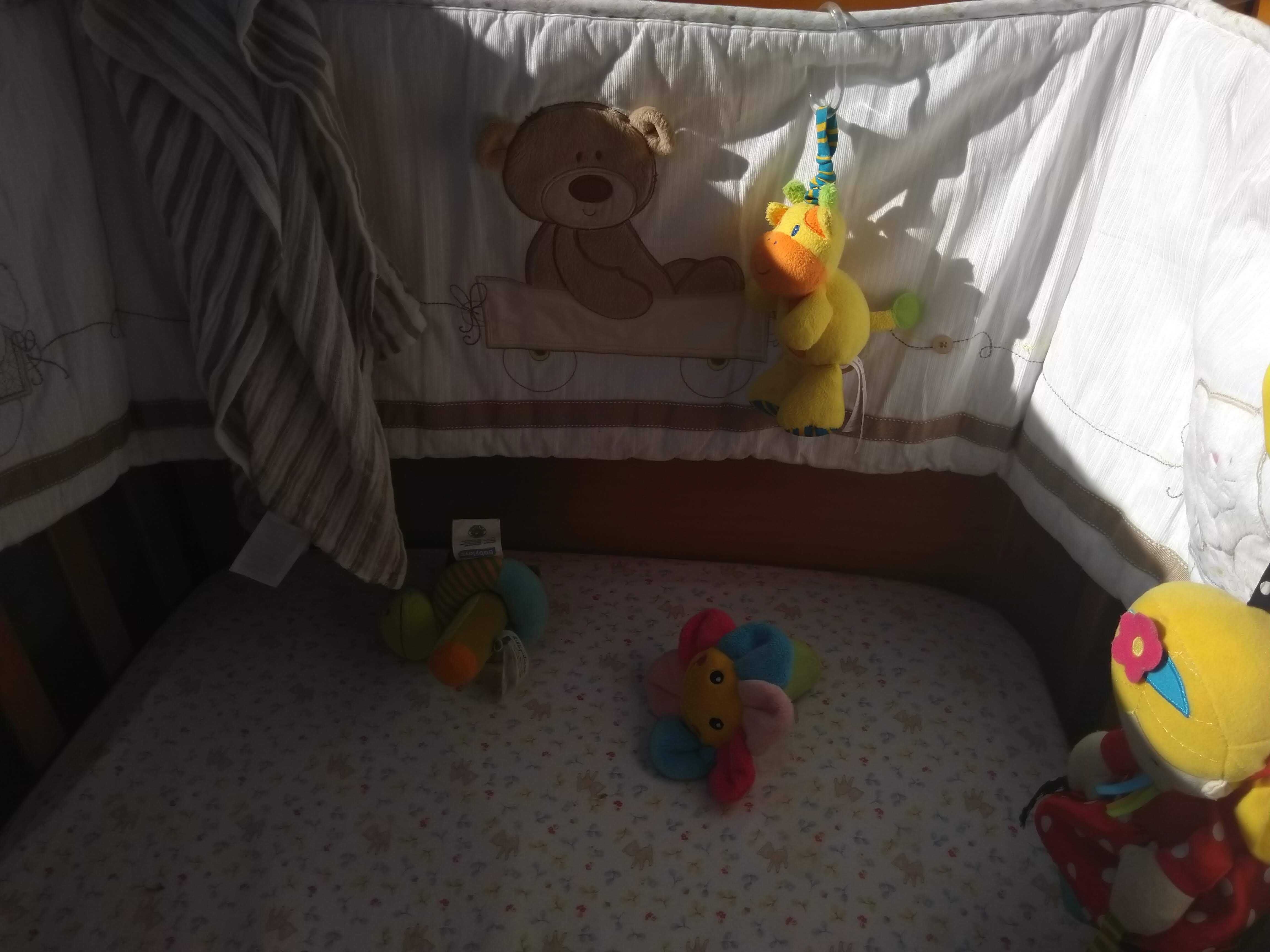 Бебешко легло Obaby Winnie The Pooh + матрак Obaby