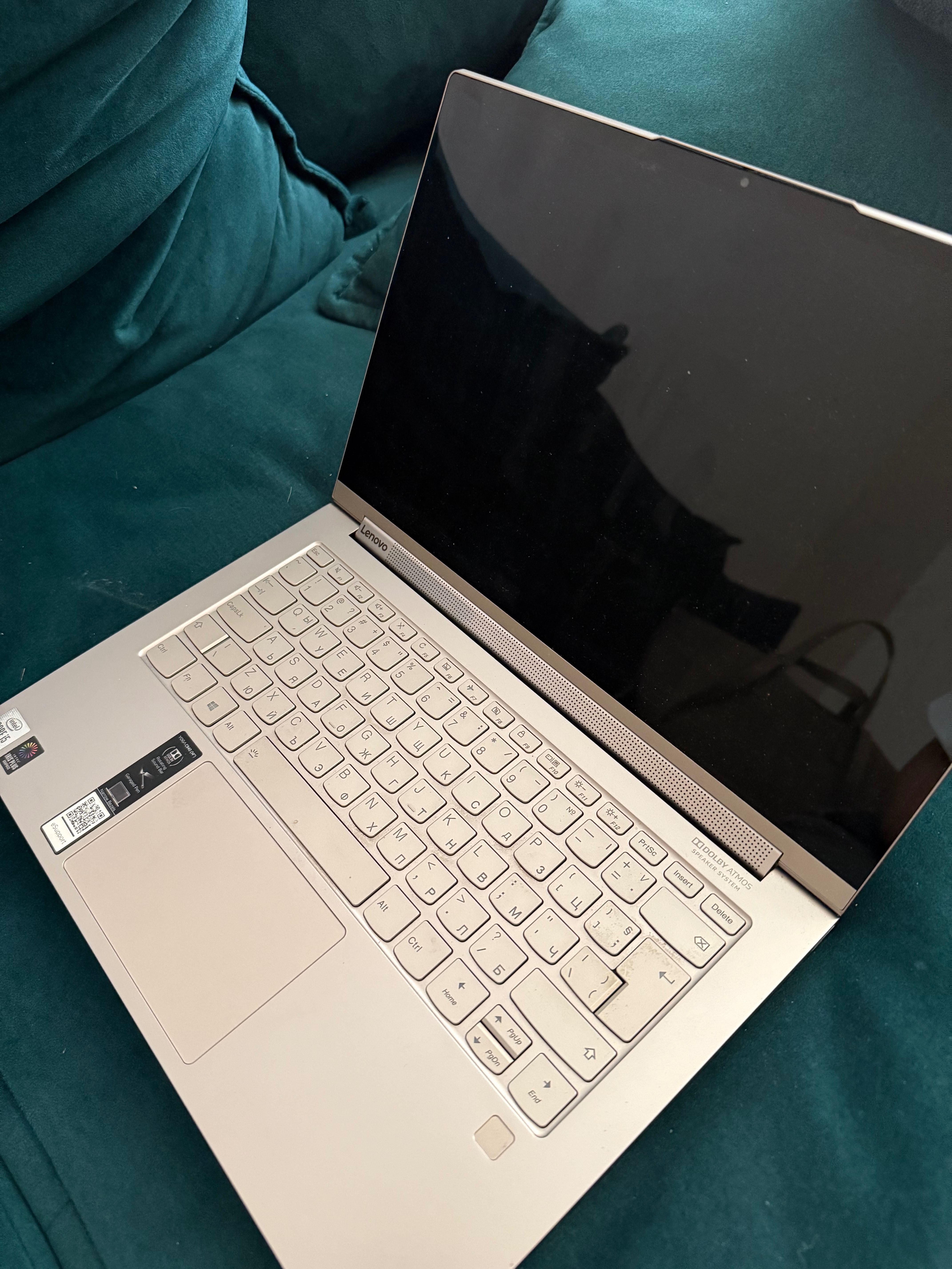 Лаптоп Lenovo YOGA