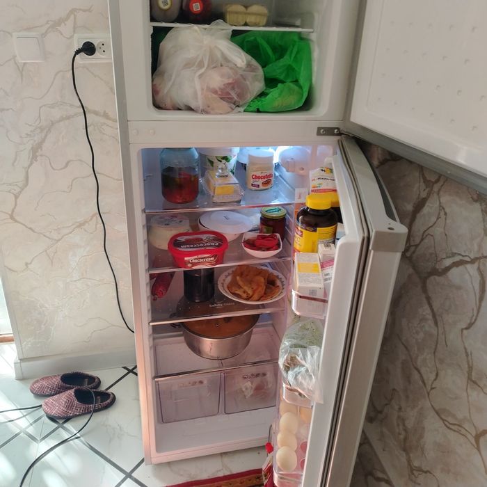 Artel xolodilnik sotiladi