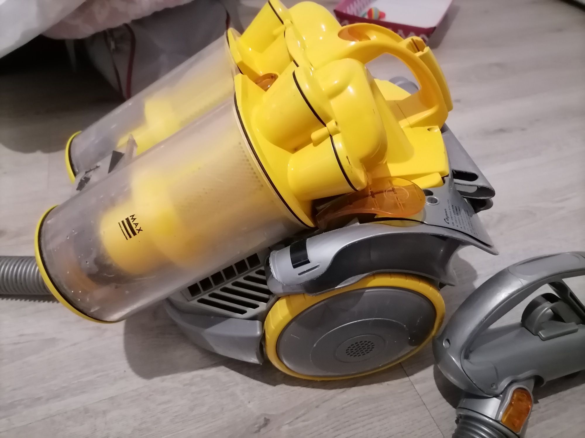 Прахосмукачка Dyson 147-EU