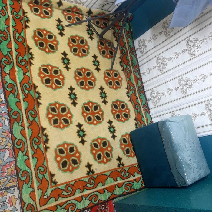 Гилам ковёр сотилади