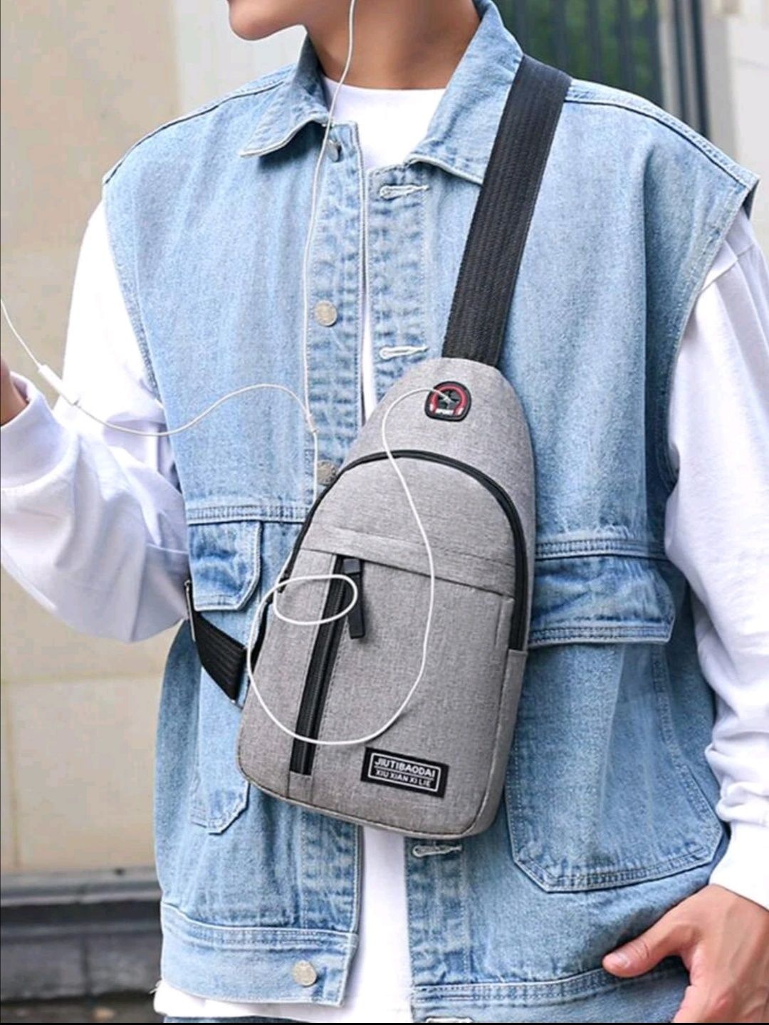 Мъжки чанти за рамо с изход за слушалки