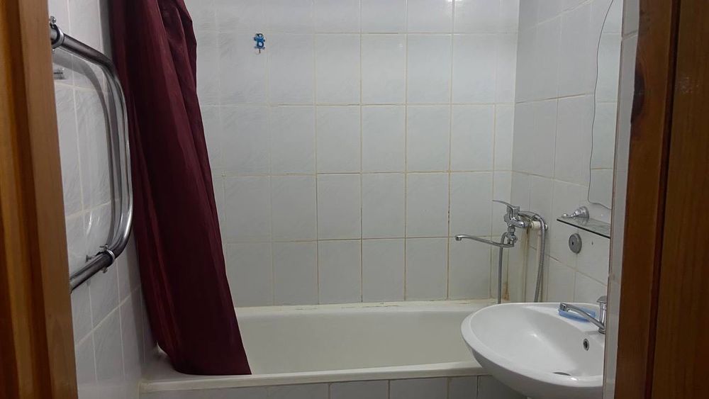 СРОЧНО сдаётся 2-х комнатная квартира в центре. СВОЯ - не маклер