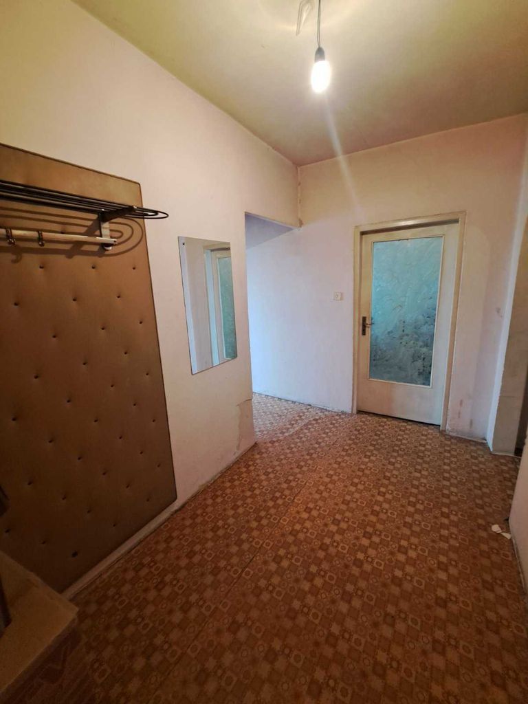 Продава се Четиристаен апартамент в Перник, Изток - 91 кв.м за 1264 €/кв.м - Снимка #1