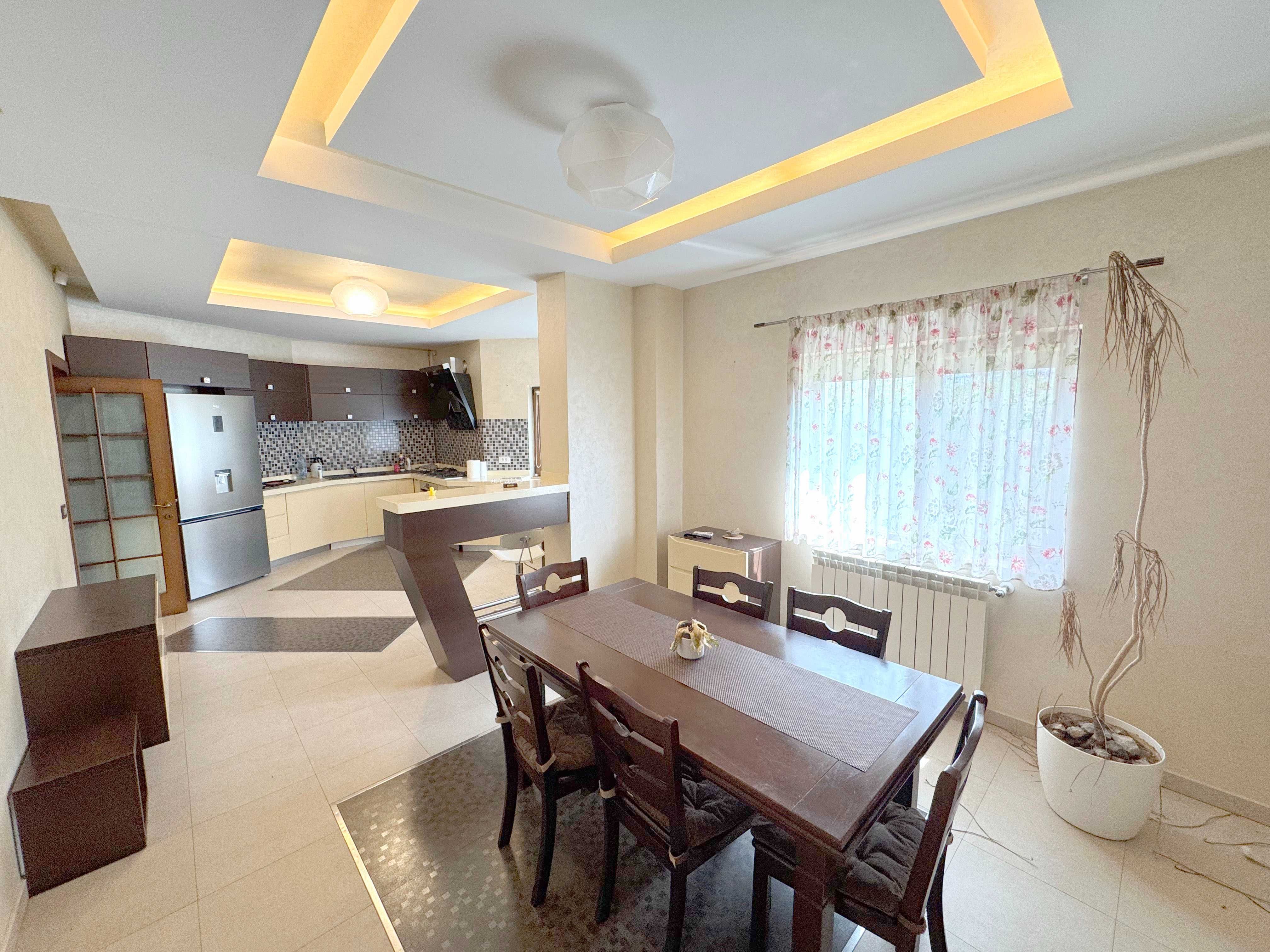 Vila premium cu panorama superbă – Mănăstirea Cetățuia, Hlincea