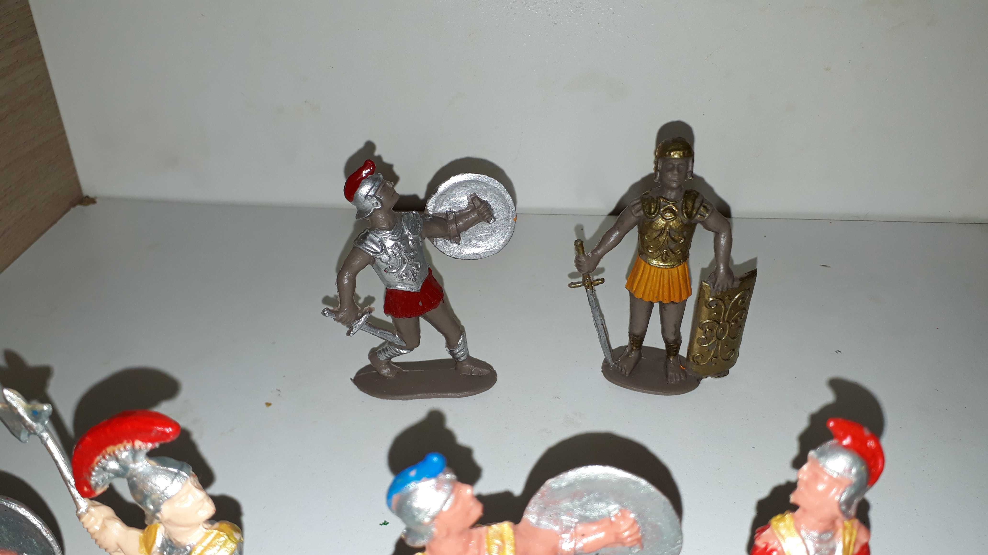 Figurine vechi cavaleri ,romani Charbens Anglia