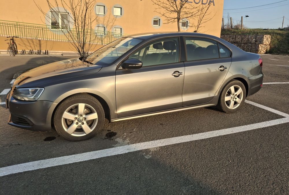 Vând  VW  JETTA 2012