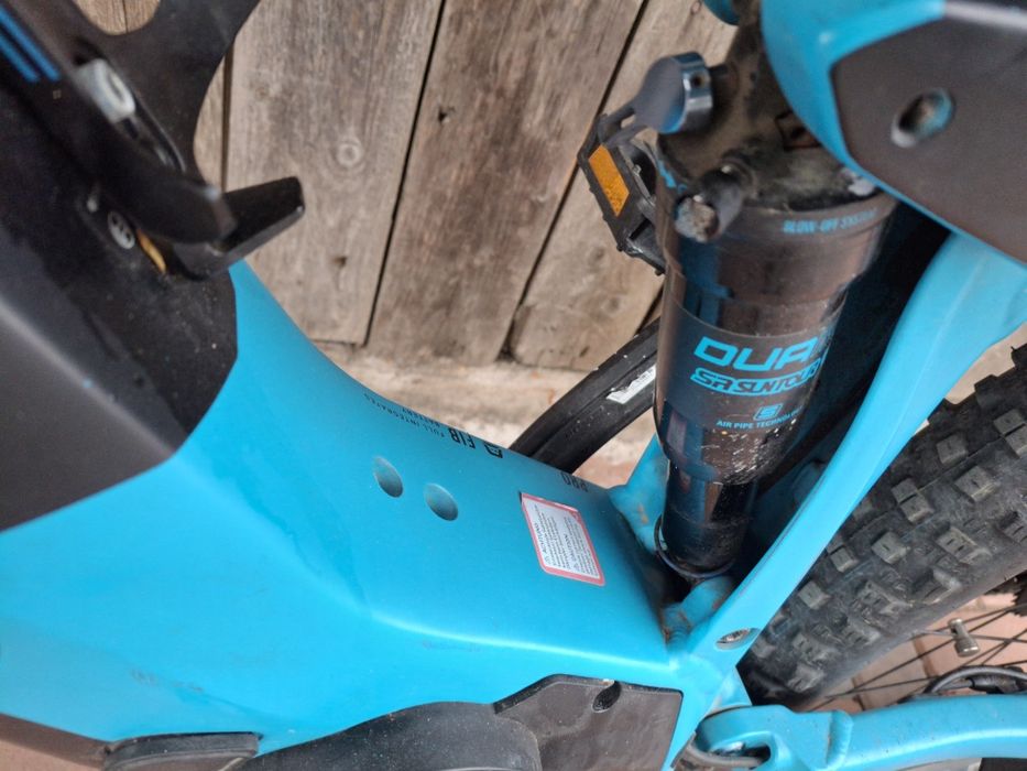 Bicicleta electrica Cube full suspension
