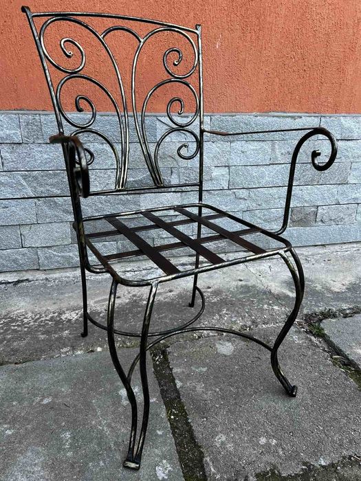 Столове от ковано желязо.