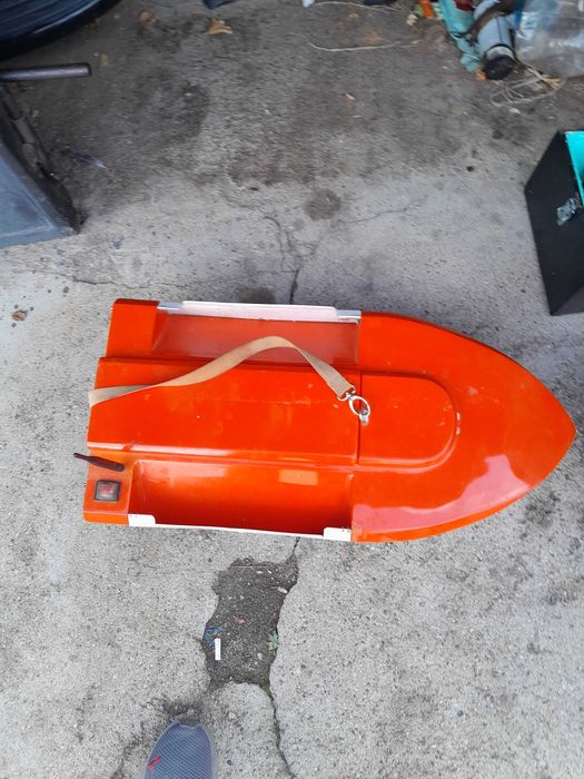 Рибарска лодка за риболов