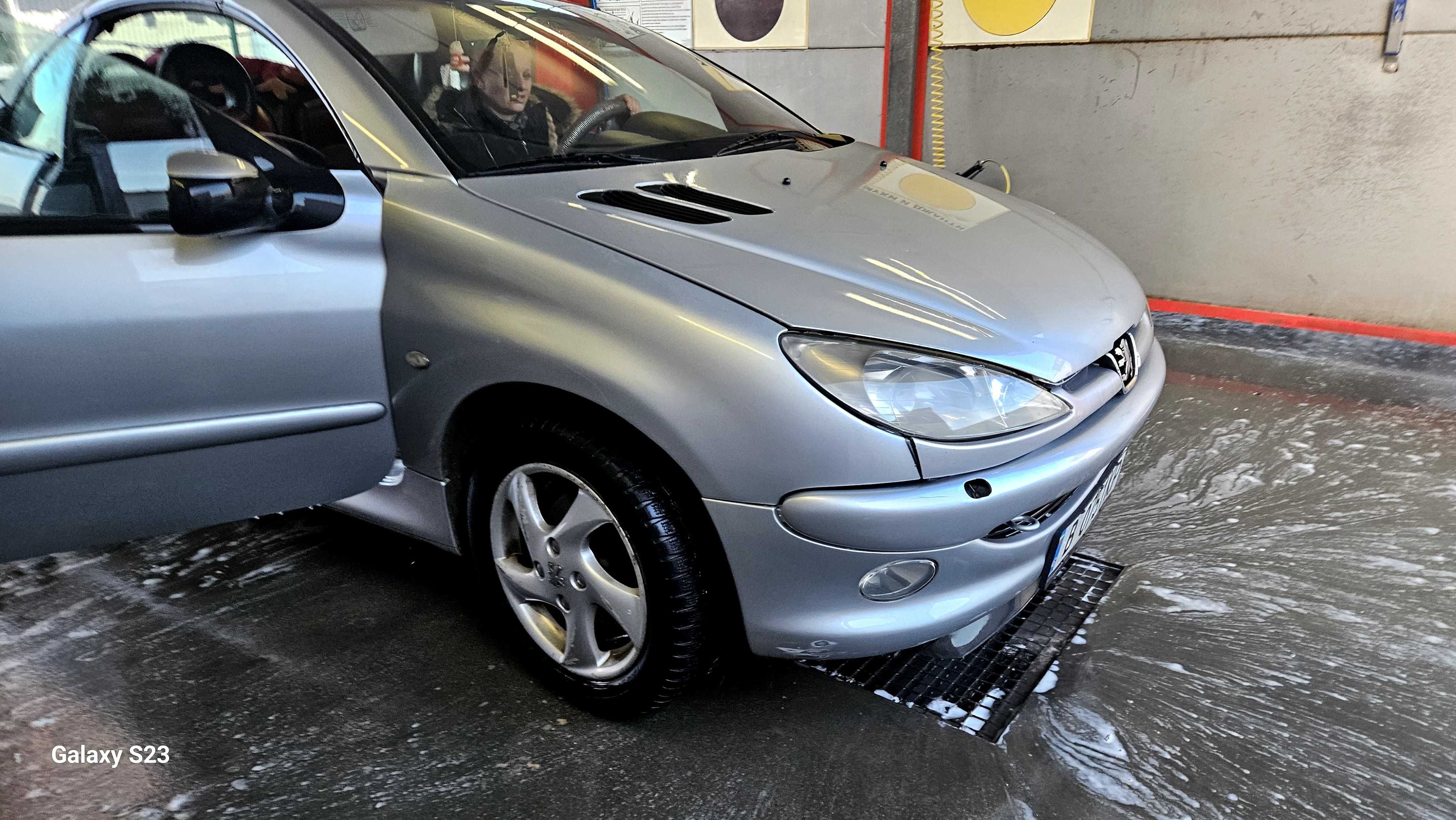 Продавам peugeot 206 cc