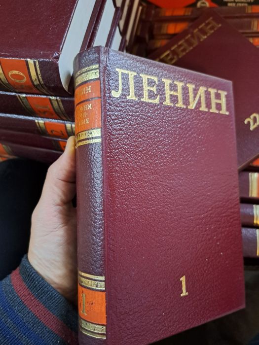 Книги луксозно издание с твърди корици 55 тома