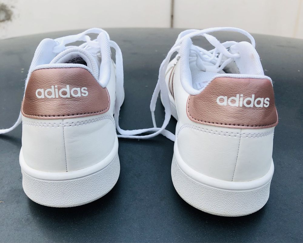 Adidas GRAND COURT номер 38