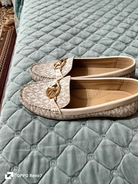 Продается обувь новая балетки