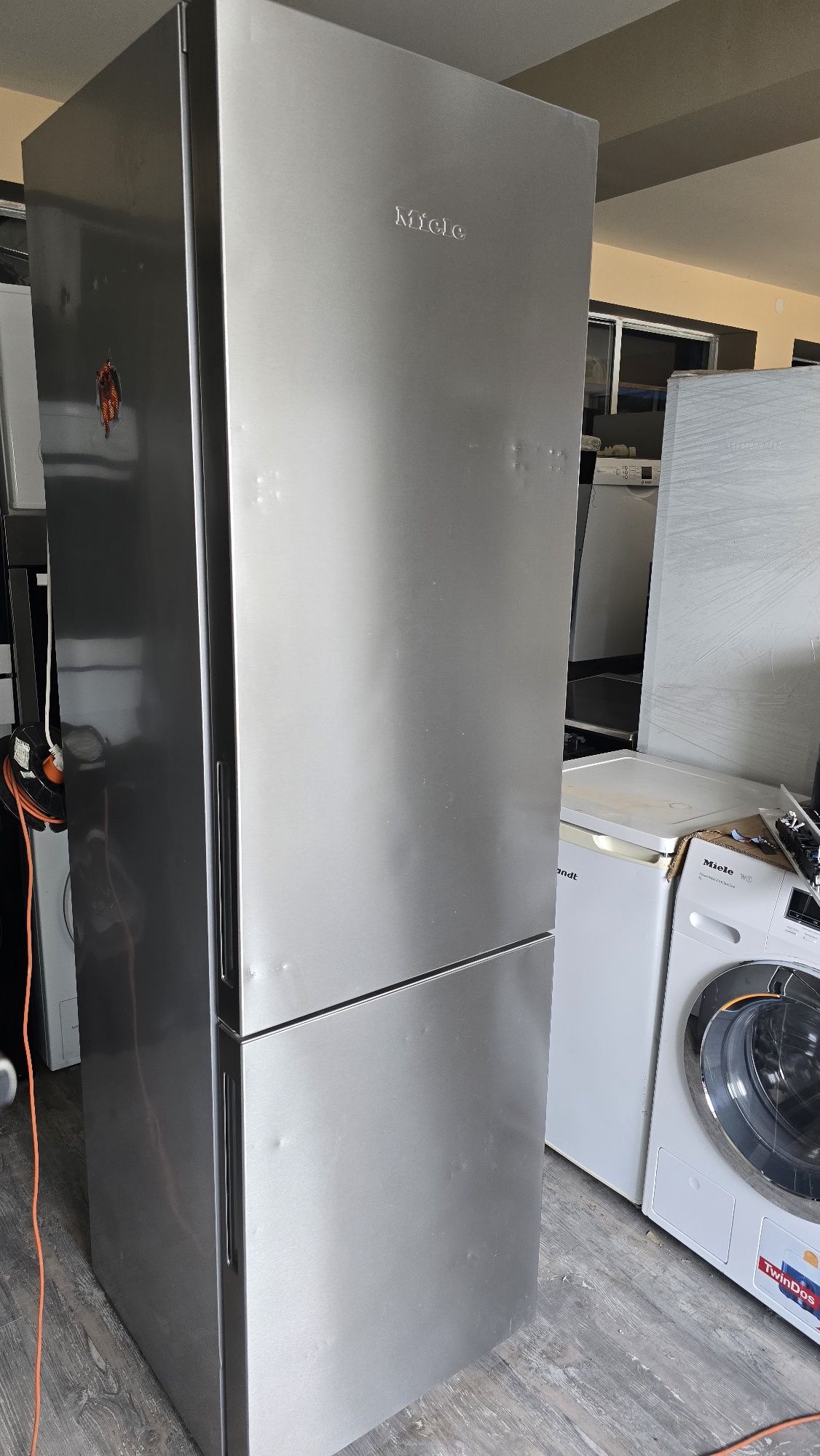 Хладилник с фризер Miele 2m