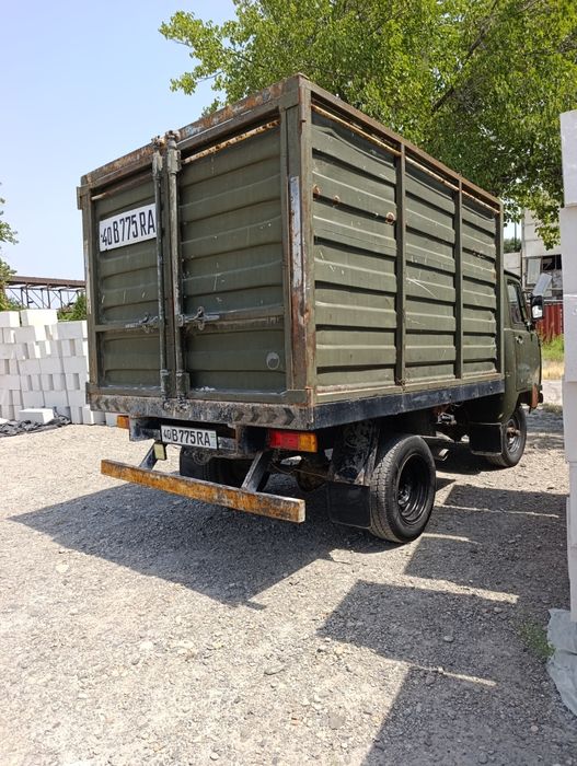 Уаз бортавой ишлап турган мошин