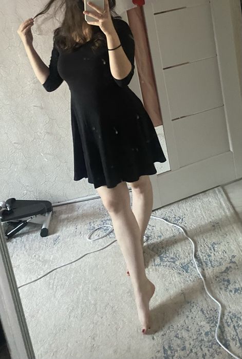 Продам черное платье рукава 3/4
