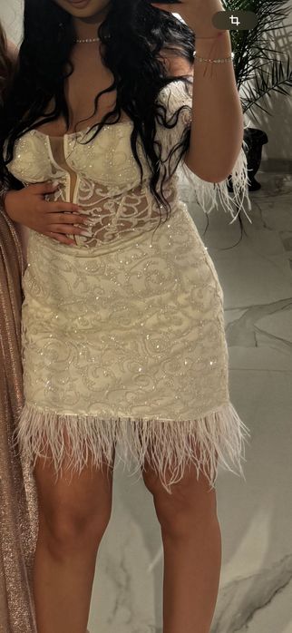 rochie cu puf si detalii stralucitoare