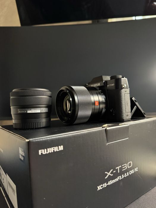 Fujifilm XT-30 I + Obiective 15-45 f3.5 + Vitrox 56mm F1.4 + accesorii