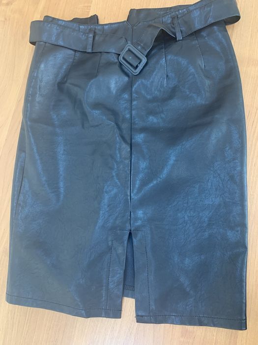 Юбка кожанная новая!