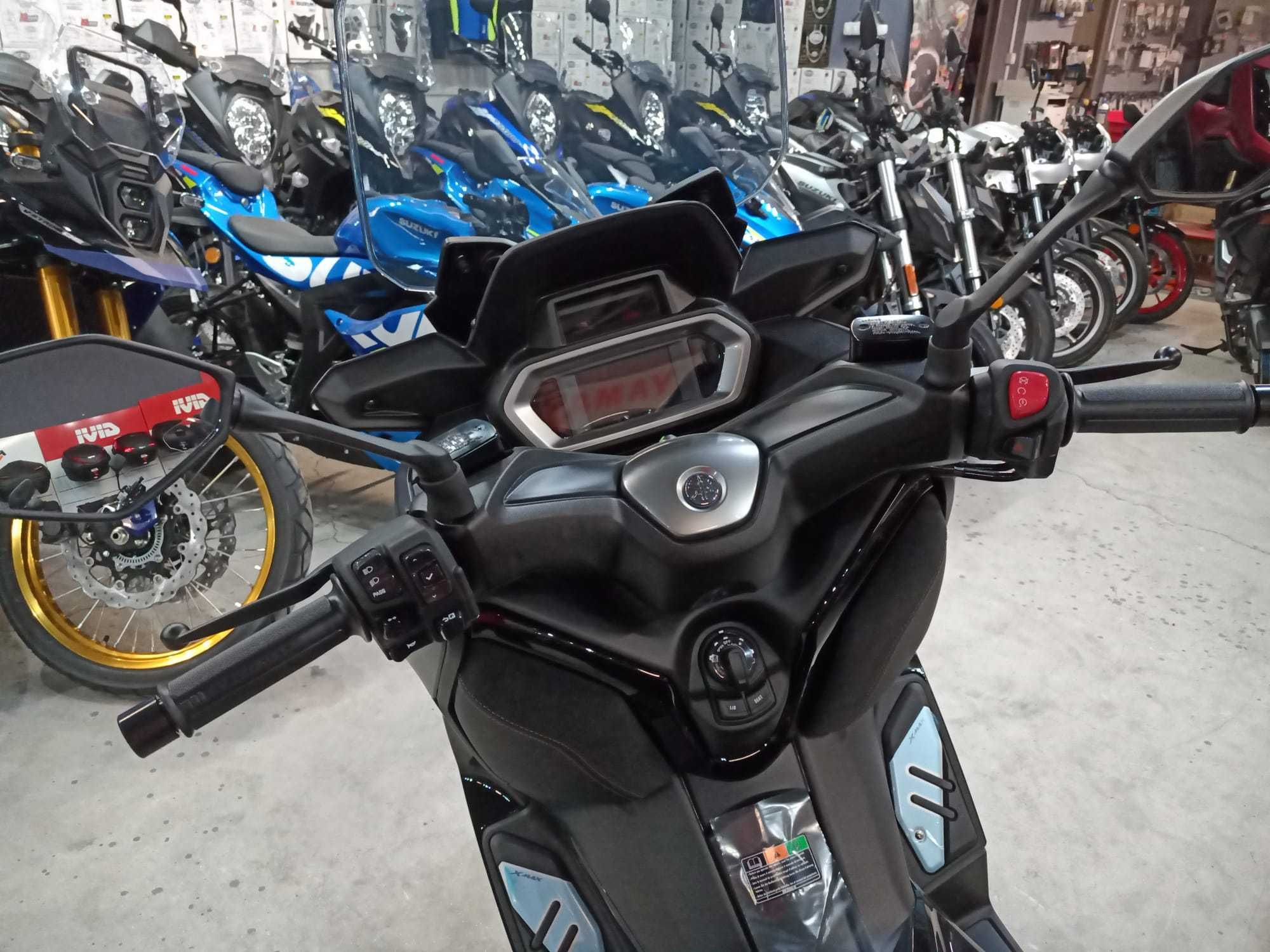 Yamaha X-Max 300 Tech Max nou - precomanda Yamaha Constanta