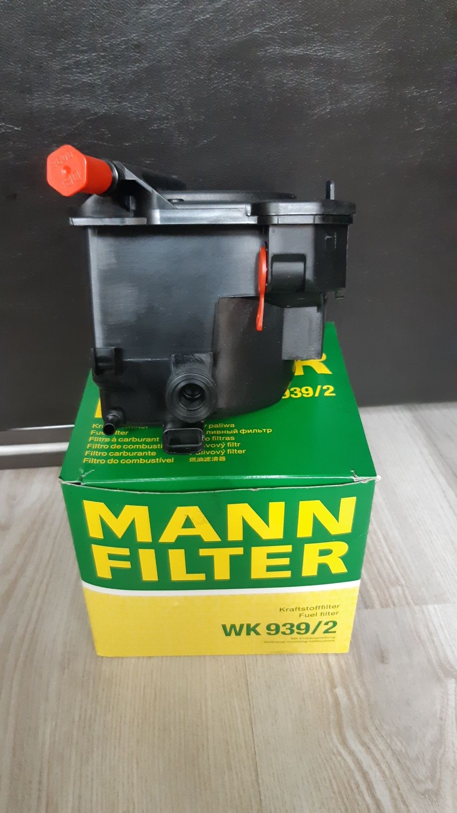 Vând filtru nou Mann Filter combustibil PSA