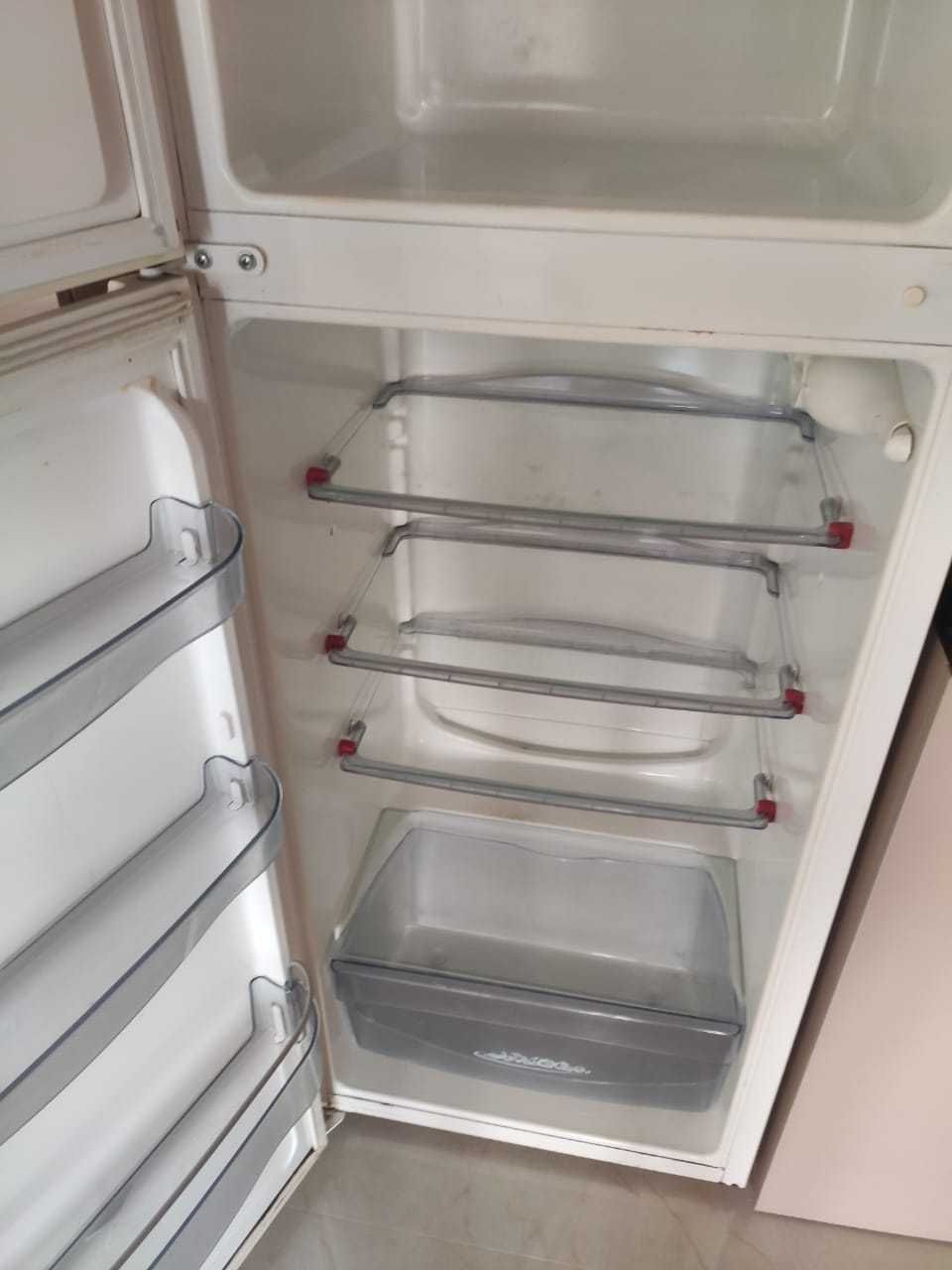 Холодильник Snaige