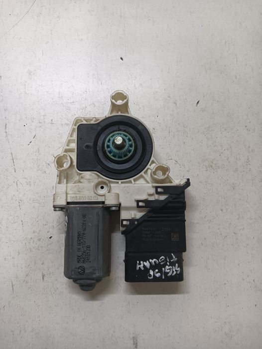 Motoras geam pivotant stanga spate VOLKSWAGEN TIGUAN 5N_ 2007 - > C126