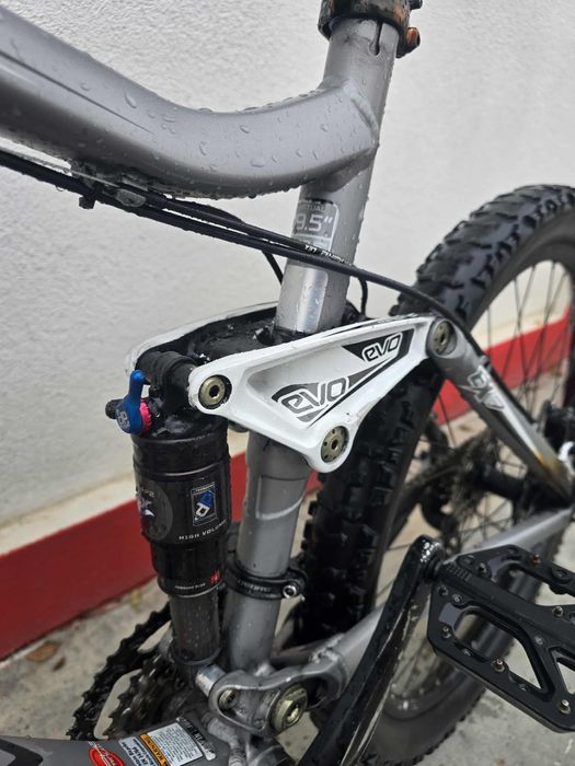 Bicicleta mountain bike Trek full suspension
