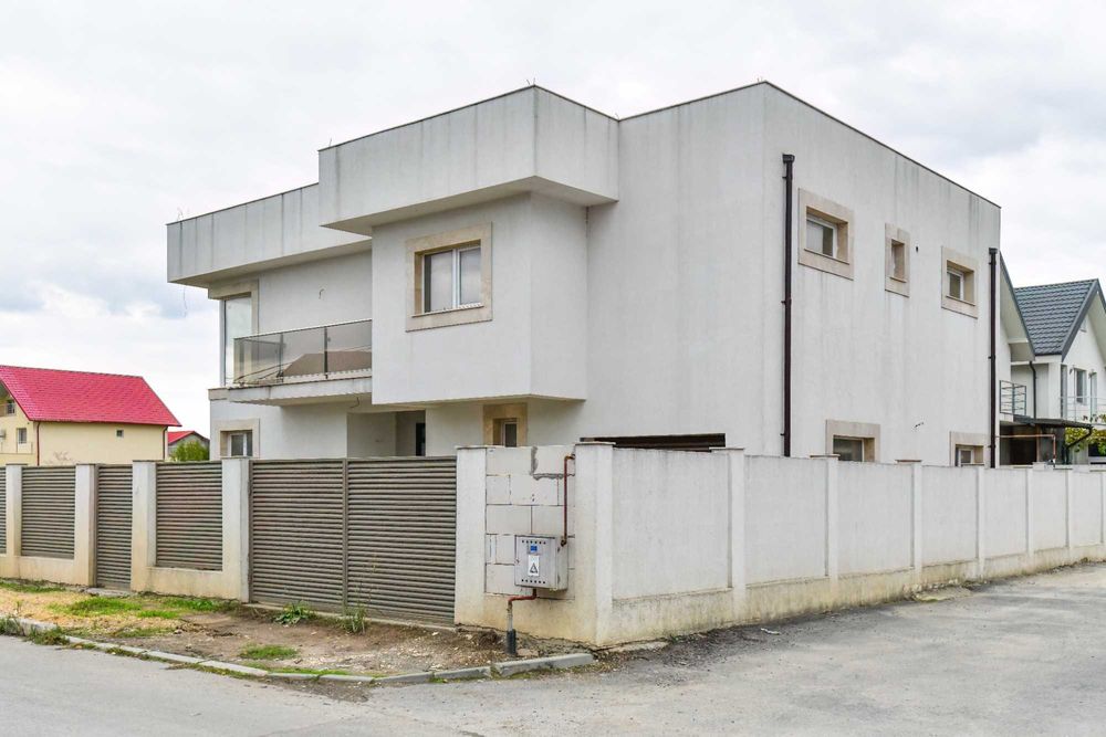 Casa spatioasa cu curte proprie- Navodari,Constanta