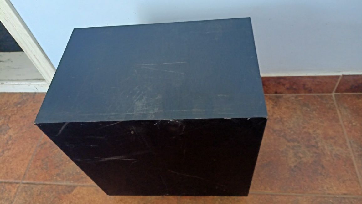 Vand subwoofer Magnat (activ)