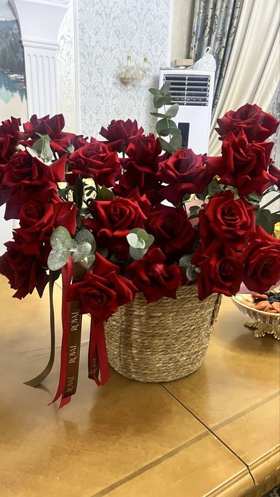 Корзина ароматных роз ,25 шт