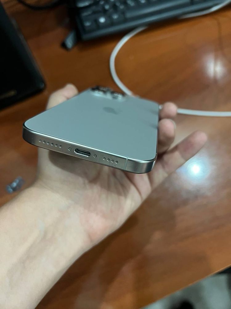 Iphone 16 pro max natural /sim /100 yomkost