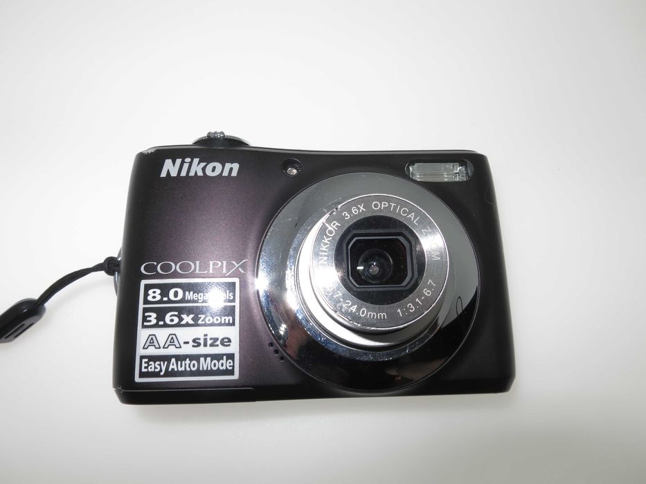 Nikon Coolpix L21 малък компактен фотоапарат дигитална камера отлична