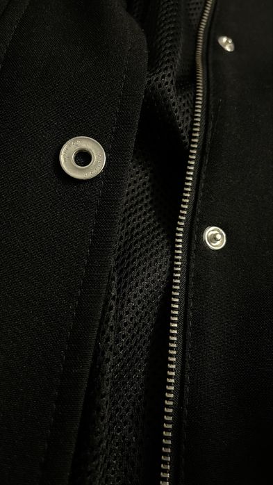 Черно официално яке