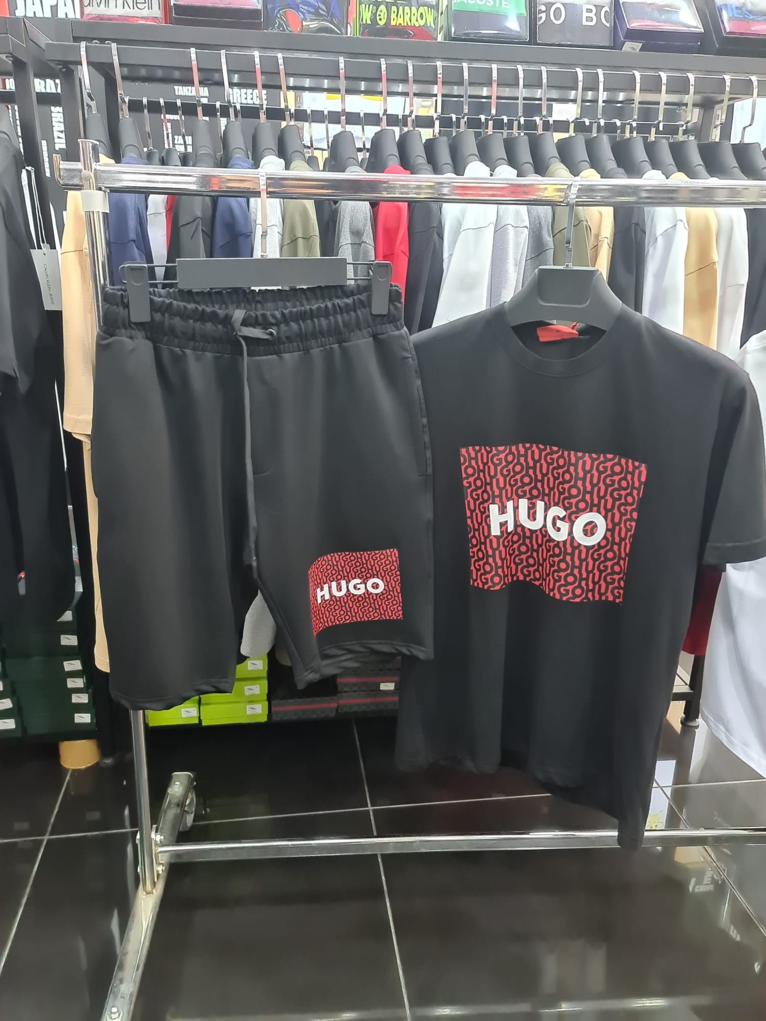 Compleu de bărbat Hugo  Boss de cea mai bună calitate superioară