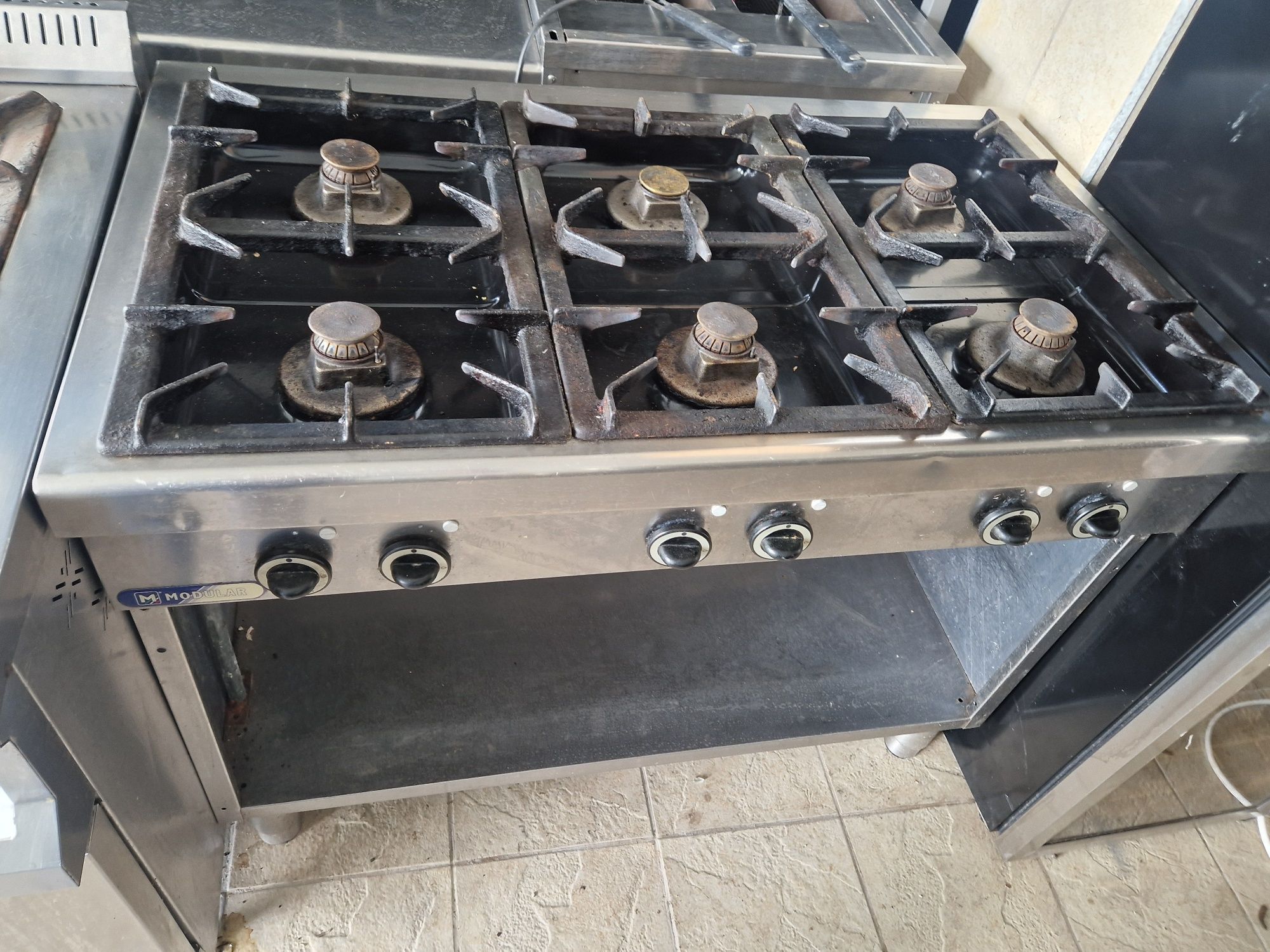 Aragaz inox 4-6 ochiuri, de.putere, cu banc