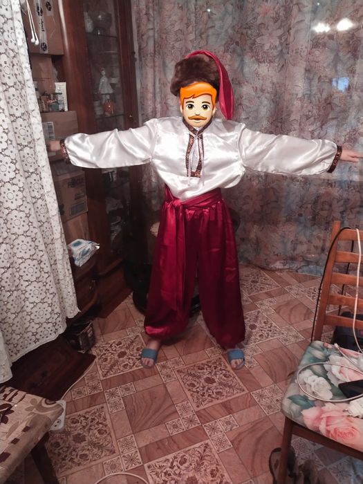 Продам новогодний украинский костюм