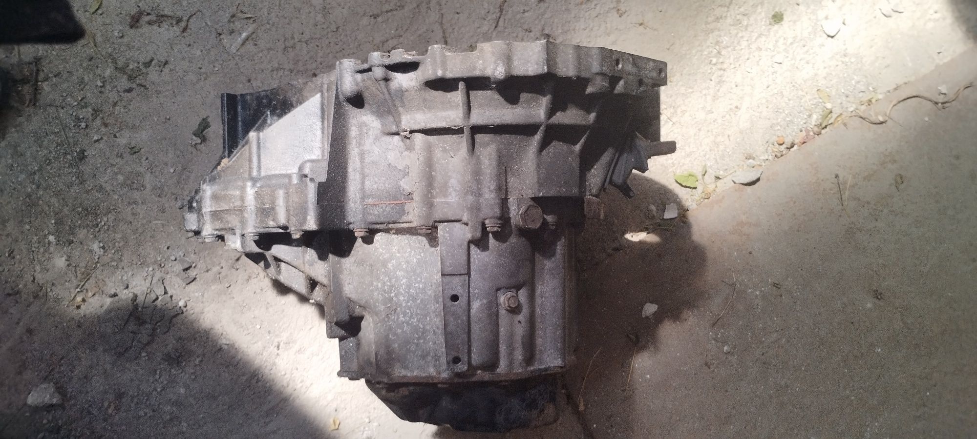 Toyota avensis 2.0 D4D 5 скорости дизел 116 hp