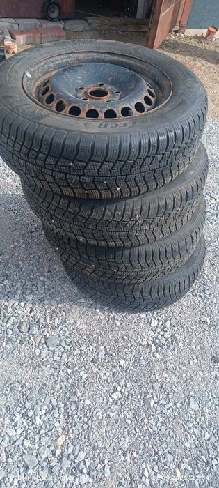 Продавам зимни гуми 195/65/15