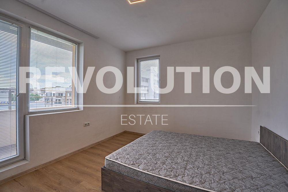 Дава се под наем Тристаен апартамент в Пловдив, Кючук Париж - 90 кв.м за 550 € - Снимка #4